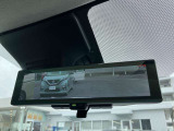 インテリジェントルームミラー、車両後方のカメラ映像をミラー面に映し出すので車内の状況や天候などに影響されにくく、よりクリアな後方視界が得られます
