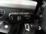 前方車両を感知して一定の車間距離を保ちながら追従走行するアダプティブクルーズCが装備されております。ロングドライブにはぜひ欲しい機能です。
