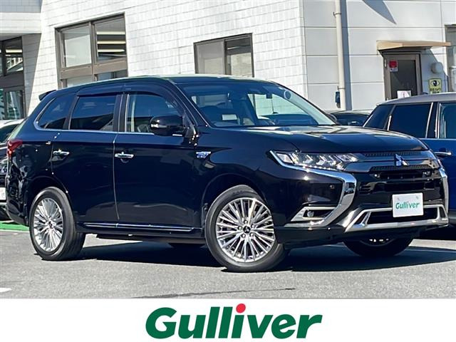 アウトランダーPHEV 2.4 G プラスパッケージ 4WD 4WD サンルーフ