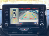 パノラマビューモニター装備。画面にて後方の確認が行えるので、バック駐車や車庫入れの際には重宝します。車の運転に慣れない方でも安心のガイドライン表示機能付。