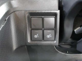 運転席・助手席は共にシートヒーター付なので、寒い日の朝の通勤も快適です♪