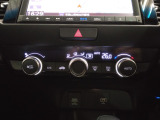 オートエアコン装着車で車内はいつも快適です!