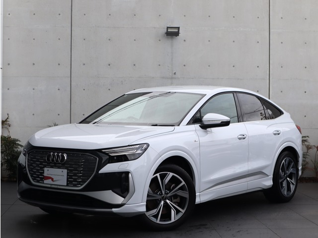 Q4スポーツバックe-tron 40 Sライン 