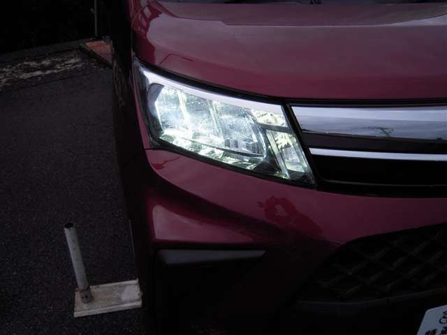 トヨタ ルーミー 1.0 G 4WD の中古車詳細 (34,000km, レッド