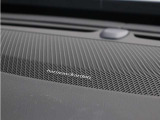 【harman/kardon】世界のオーディオファン垂涎のプレミアムサウンドシステムを搭載。原音に近い音場空間を忠実に再現。乗る人すべてに最良の音響体験を提供します。