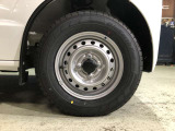 ホイールだけでも車のイメージがかなり変わりますね。