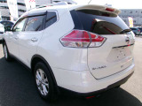 エクストレイル 2.0 20X 4WD 3列車 