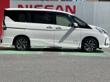 セレナ 1.2 e-POWER ハイウェイスター V 