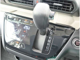 こちらのシフトは、車両にマッチしたデザインになっています!握りやすく、操作し易い配置になっていますので、いつも触れるシフトだからこそ、大切ですね!