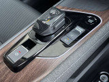 美しく、誰もが使いやすいデザインの電制シフト☆木目調のデザインがオシャレですよね♪SPORT、ECO、NORMALの3種類のドライブモードを設定★オートブレーキホールドスイッチも★