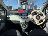 意外に広く、大人でも楽に座れるリアシート。ISO FIXチャイルドシートアンカーもついております。