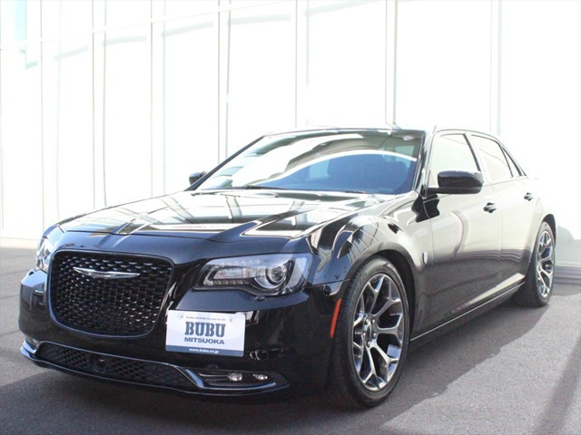 300 S 