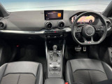 Q2 30 TFSI スポーツ 