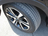 タイヤサイズは、195/60R17です。