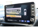 バックカメラで車庫入れの際もサポートします