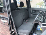 お車選びをお楽しみ頂けるよう、在庫車の展示スペースを十分に確保しております。