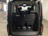 トランクの広さは、どうです、たくさんの荷物が積めますよ。
