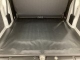 荷室も充分なスペースを確保しております