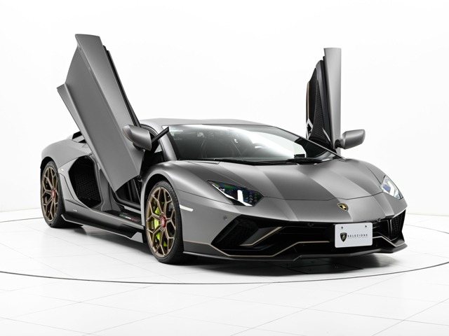 アヴェンタドール LP780-4 ウルティメ 4WD 
