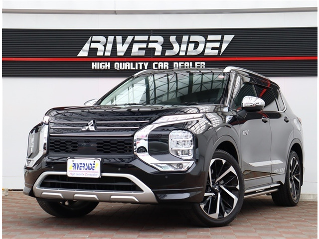 アウトランダー PHEV 2.4 P 4WD ワンオーナーライトグレーレザーBOSE