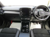 XC40 B4 AWD Rデザイン 4WD 