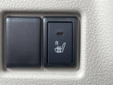 【シートヒーター】寒い日に重宝するシートヒーター!エアコンより早く温まってくれるので寒がりの人も安心ですね♪エアコンの温風は乾燥するから苦手、という方にもをおすすめです。