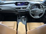 UX 250h バージョンL 本革シート サンルーフ