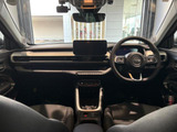コンパクトなサイズだがゆったりと座れる車内空間