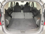 積み下ろしのしやすいデッキにはたっぷりと荷物を積み込んでいただけます。遊びから仕事まで、様々なシーンで頼れます♪