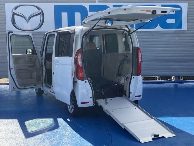 N-BOX G スロープ ホンダセンシング 車いす専用装備装着車 4WD 