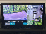 【マルチビューカメラシステム】専用のカメラにより、上から見下ろしたような視点で360度クルマの周囲を確認することができます☆死角部分も確認しやすく、狭い場所での切り返しや駐車もスムーズに行えます。