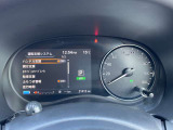 運転支援システムなどのお車の様々な情報がメーター内で確認、設定できます
