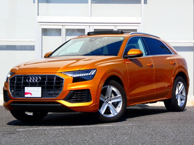 Q8 55 TFSI クワトロ デビューパッケージ ラグジュアリー 4WD 