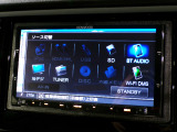 CD、DVD、Bluetooth、AM、FM、AUX、スマートフォン接続ができます。
