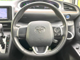 【純正革巻きステアリング】上質な革を使用することで、手にしっかり馴染みとても運転しやすいハンドルです♪