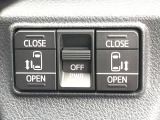 【両側パワースライドドア】スマートキーや運転席のスイッチで後席両側スライドドアの開閉が可能♪電動だから力を入れてドアを開ける必要が無く、小さなお子様でも簡単に開け閉めでき快適です♪
