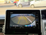 駐車時に便利なバックカメラを装備しています。