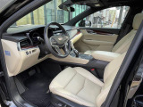 XT5クロスオーバー ラグジュアリー 4WD 本革シート