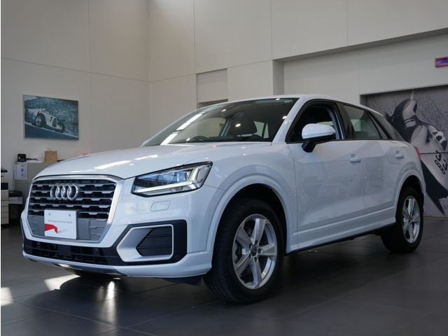 Q2 1.0 TFSI スポーツ 