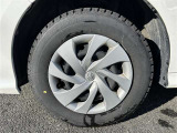 タイヤサイズは175/70r14、純正スチールホイールです