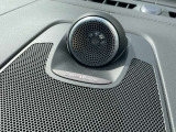【Bowers & Wilkins】Bowers & WilkinsのHi-Fiスペシャリストと共に、モデル別に開発・設計された専用チューニングが臨場感溢れる音響空間を実現しています。