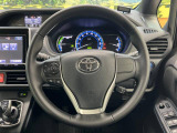 【純正革巻きステアリング】上質な革を使用することで、手にしっかり馴染みとても運転しやすいハンドルです♪