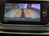 バックモニターで、後方確認しながら安心して駐車することができます。車庫入れが苦手な方にも安心です。※カメラが映し出す範囲は限られています。必ず車両周辺の安全を直接確認してください