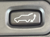 【パワーバックドア】スマートキーや運転席のボタンを押すだけでリアゲートが自動で開閉します!荷物を持っている時や、高い位置にあるバックドアを閉める際に便利な機能です♪