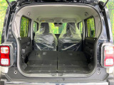 普段のお買い物や通勤、送迎等に十分な荷室スペースを確保しております。セカンドシートを倒すと、大きな荷物の積載も可能です♪