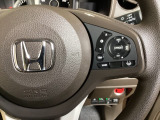 ハンドルにはクルーズコントロールスイッチのほかにHondaセンシング系のスイッチもあり、ハンドルから手を離さず安全に操作できます。