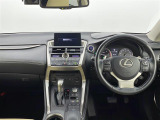 NX 300h バージョンL 4WD 本革シート