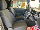 運転者にとっては日々使用することとなる運転席です。運転席が快適だと運転に集中することができますね。