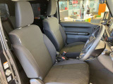 運転者にとっては日々使用することとなる運転席です。運転席が快適だと運転に集中することができますね。