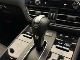 気になる箇所や、画像のリクエストなどお気軽にオートステージ堺のプレミアムカー専門スタッフにお問い合わせください。TEL:072-224-4908